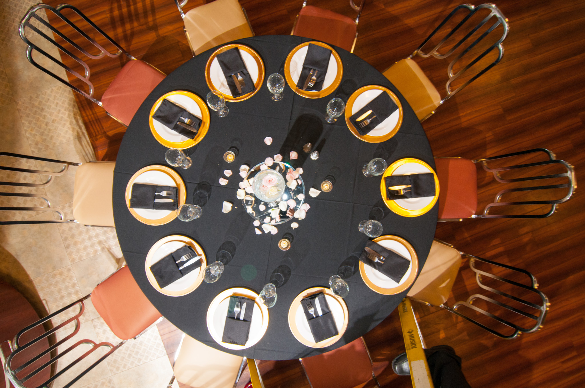 art deco wedding table setting at fantasy of flight